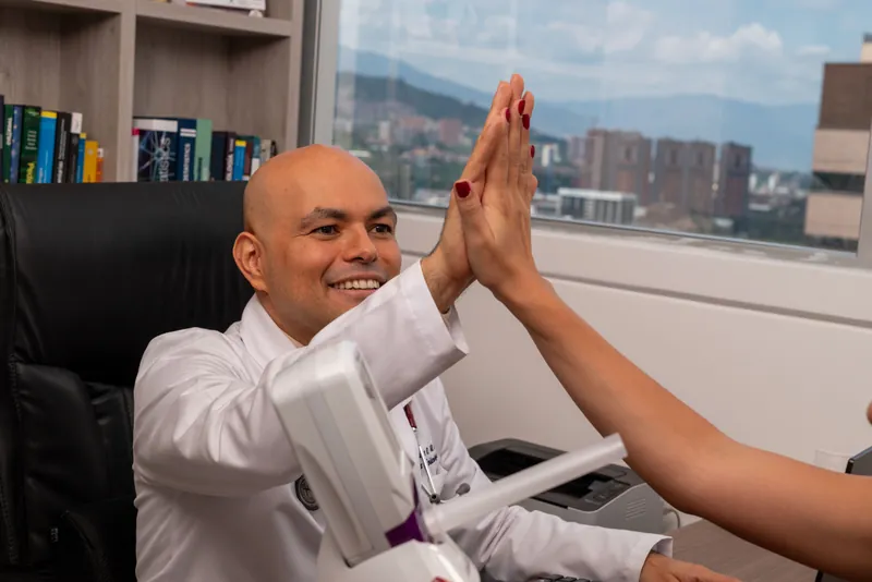 Dr. Daniel Amaya - Especialista en Alergología Clínica